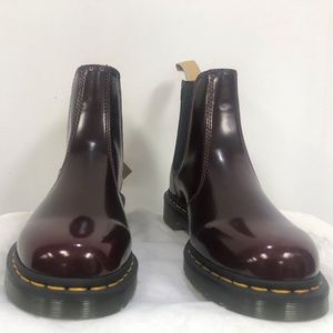 VEGAN DOC MARTENS BURGUNDY CHELSEA BOOT